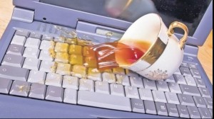 Relatia laptopului cu lichidele